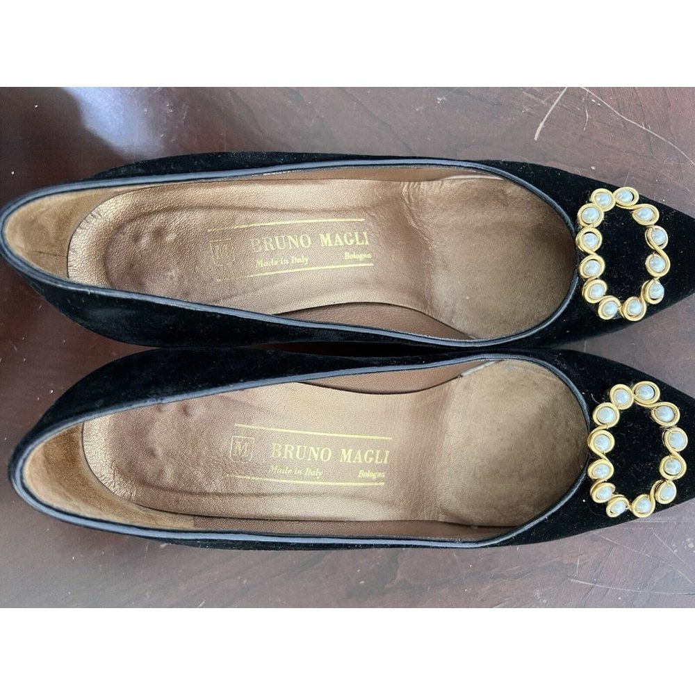 VTG Bruno Magli 90s Black Velvet Pumps Gold Heels Classic Italy Sz 8 - Picture 12 of 12